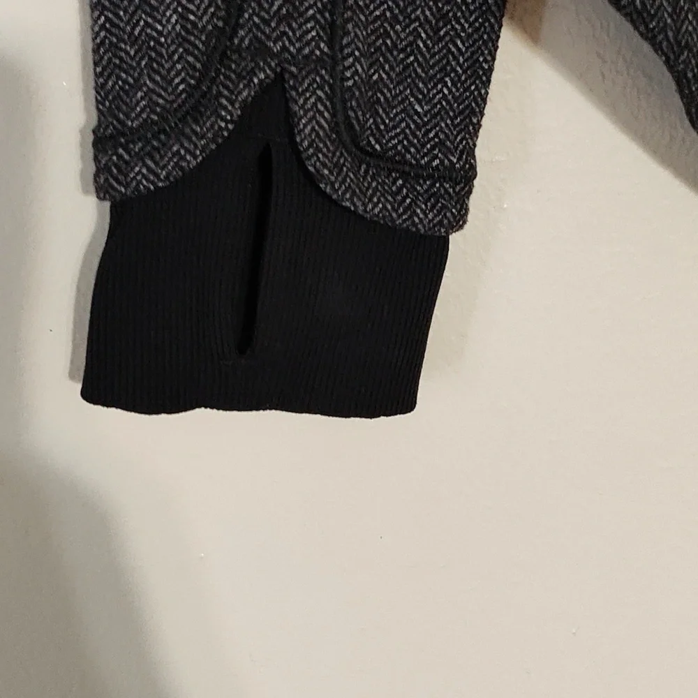 Lululemon Base Runner Half Zip size 10 - Picture 12 of 15